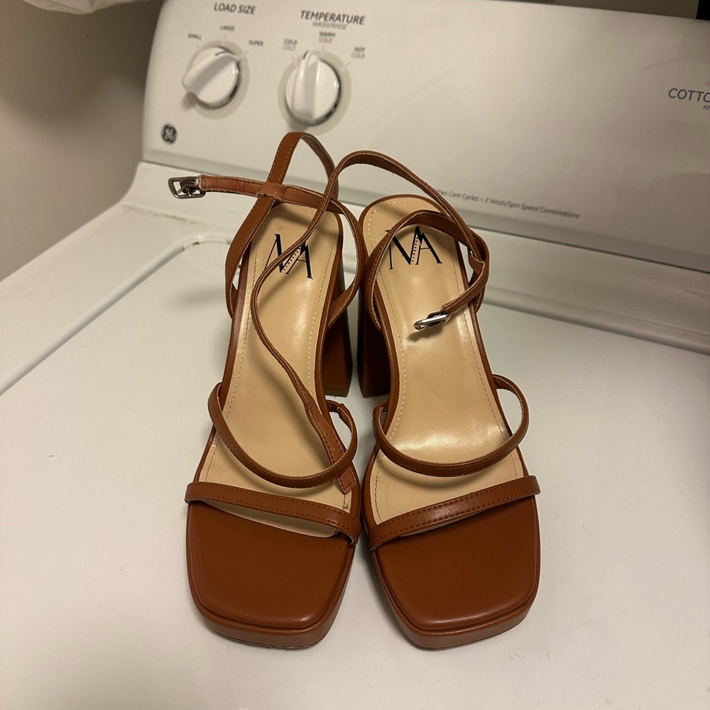 Elegant Brown Strappy Sandals